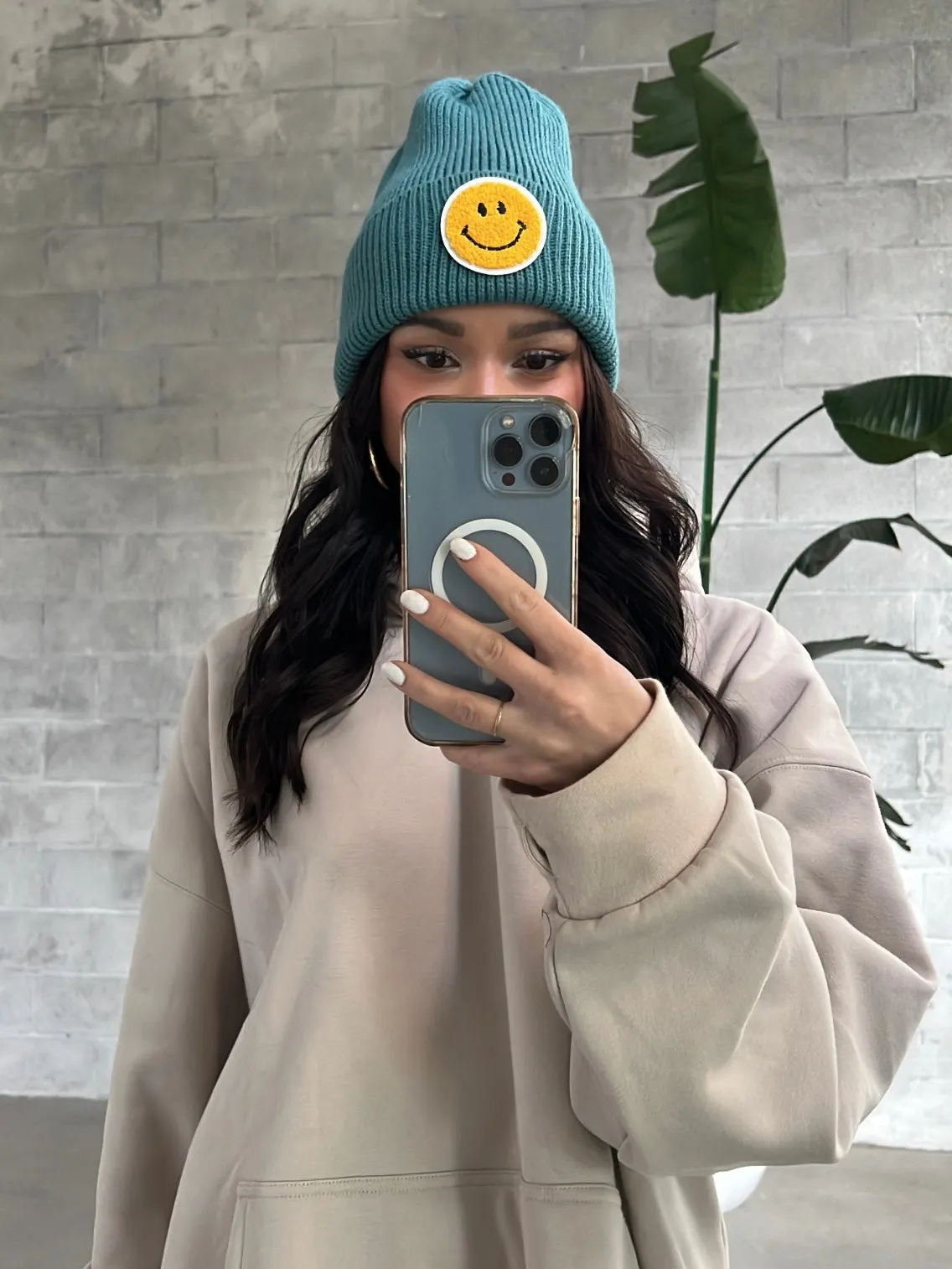 27 Smiley Patch Beanie Toque